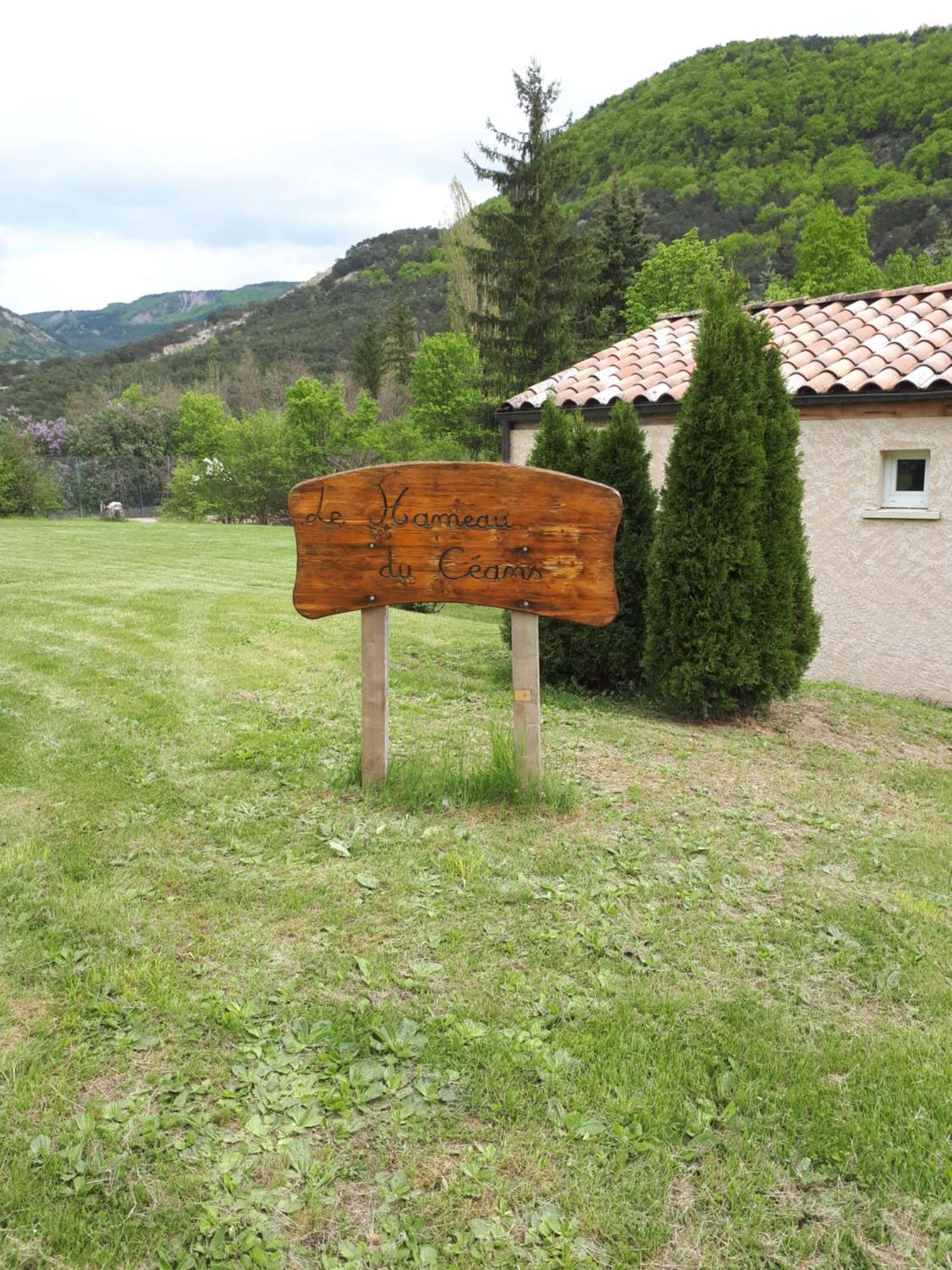 Logis Hotel Le Ceans Orpierre Buitenkant foto